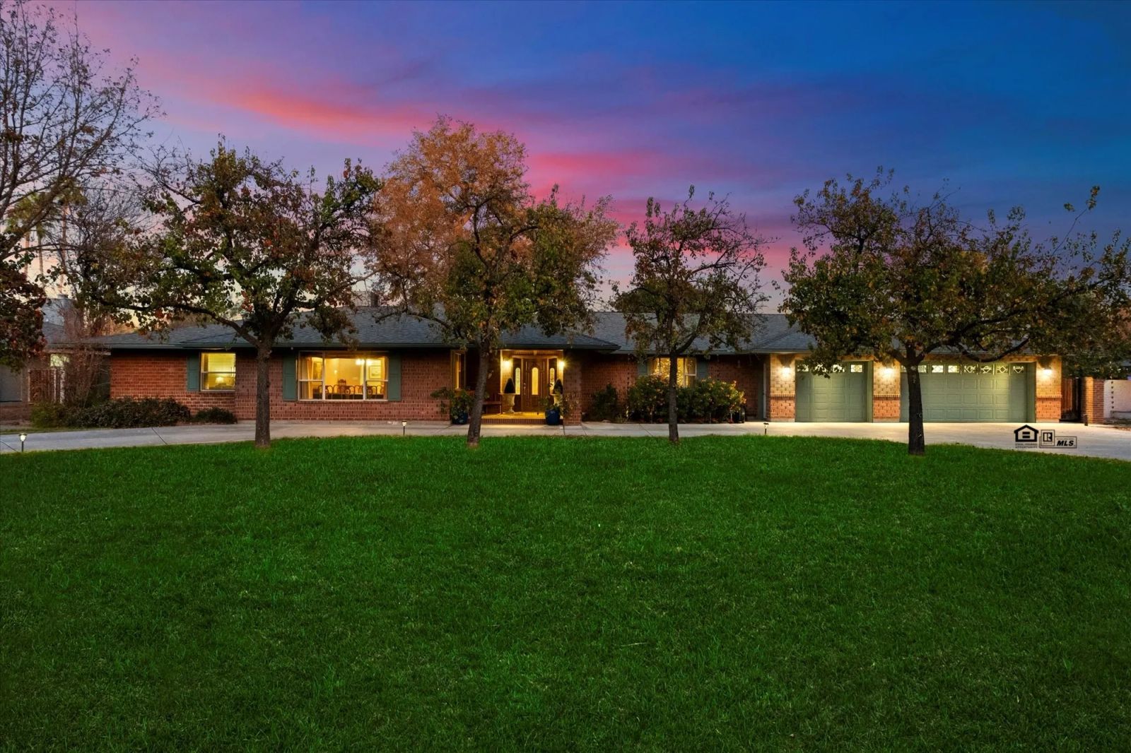 Mature trees and established landscaping at a North Central Phoenix home